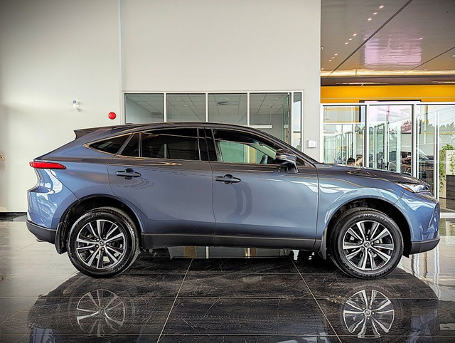 2023 Toyota Venza LE Bas Kilométrage in Cars & Trucks in City of Montréal - Image 4