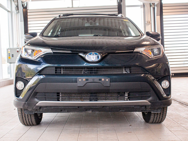 2018 Toyota RAV4 Hybrid XLE dans Autos et camions  à Kingston - Image 2