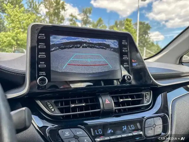 2022 Toyota C-HR in Cars & Trucks in Ottawa - Image 27