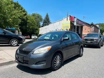 2010 TOYOTA MATRIX / ONE OWNER JUST ARRIVED, AUTO, 5DR, 4CYL, 1.8L, GREY EXTERIOR, PWR STEERING, PWR...
