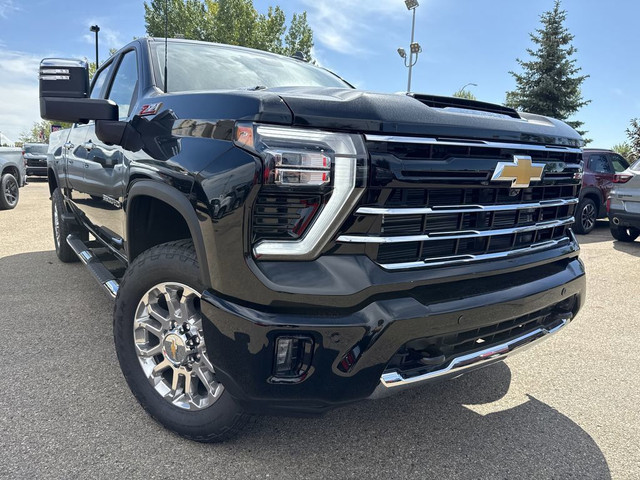 2025 Chevrolet Silverado 3500HD LT in Cars & Trucks in Edmonton - Image 2