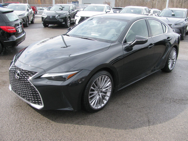 2022 Lexus IS 300 LUXURY / NAVIGATION / CUIR / BLUETOOTH / MAGS- in Cars & Trucks in Laval / North Shore - Image 2