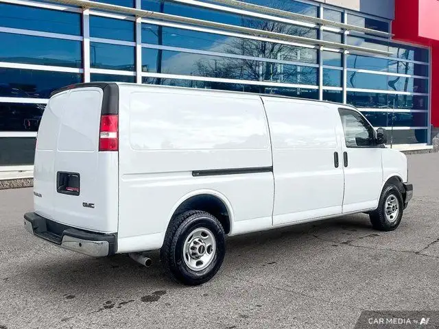 2022 GMC Savana Cargo Van CARGO | 6.6L V8 | A/C | Cruise | Park in Cars & Trucks in Guelph - Image 7