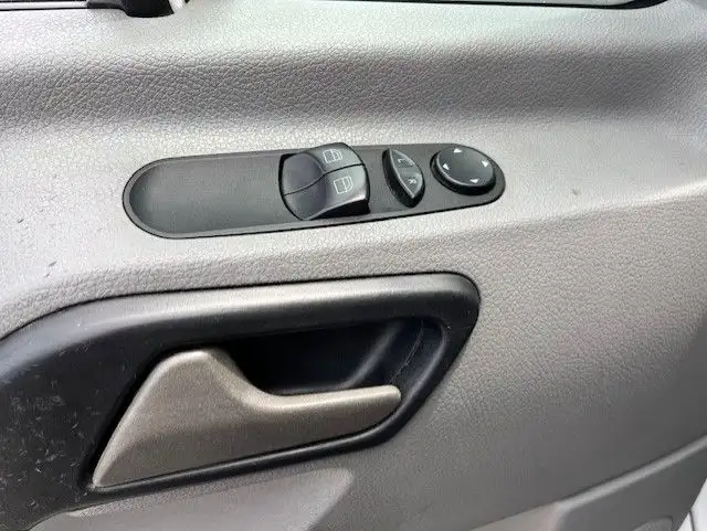 2015 Mercedes-Benz Sprinter cargo vans 2500 144 LOW ROOF-RARE 3  in Cars & Trucks in City of Toronto - Image 17