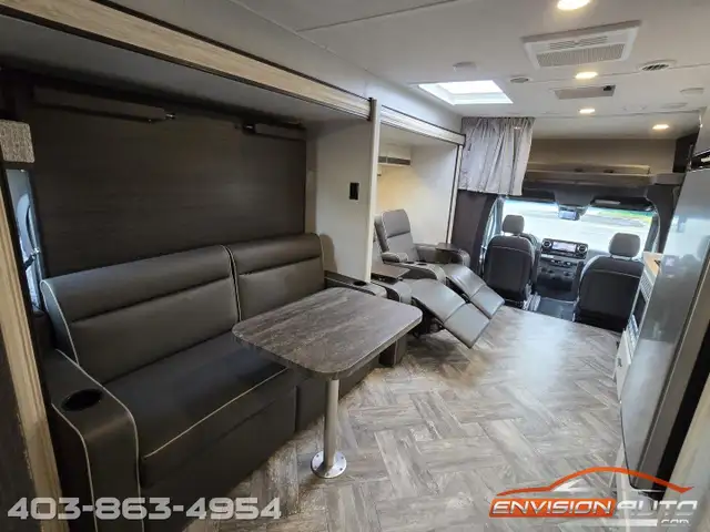 2021 FOREST RIVER SUNSEEKER MBS 2400T C-Class Motorhome RV in Cars & Trucks in Calgary - Image 29