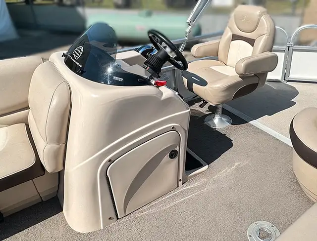 used pontoon boat 2015 SUNTRACKER Party Barge RF 22 TRITOON  in Powerboats & Motorboats in Prince Albert - Image 16