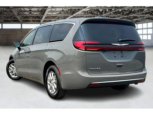2025 Chrysler Pacifica Select in Cars & Trucks in Mississauga / Peel Region - Image 3