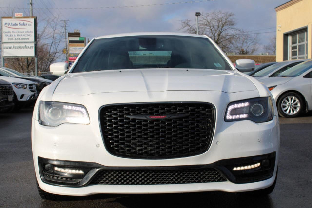  2022 Chrysler 300 300S AWD in Cars & Trucks in Mississauga / Peel Region - Image 2