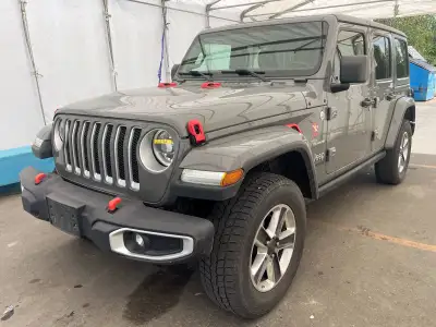 À voir! / Come see it! TRÈS BIEN ÉQUIPÉ / VERY WELL EQUIPPED. Version Sahara 4x4 avec Moteur V6 3.6L...