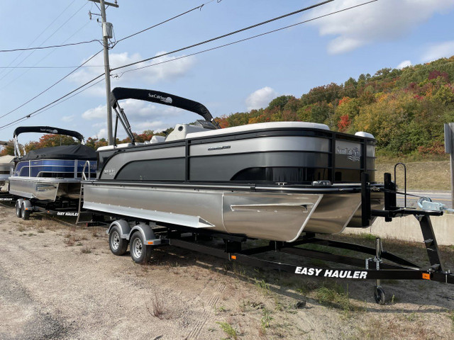 SunCatcher - Select 322RC - w/Yamaha VF150 and Trailer in Powerboats & Motorboats in North Bay