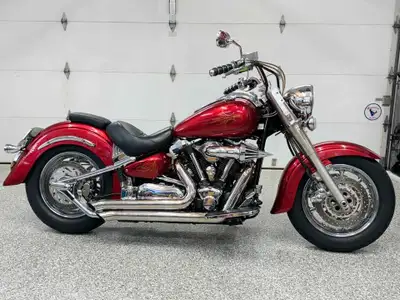 APPLY NOW: https://www.ridecollective.ca/get-pre-approved The 2006 Yamaha Road Star is a classic cru...
