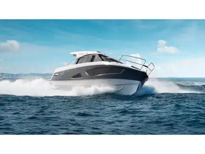Le Parker Monaco 110, un bateau de 36 pieds, est le premier d'une nouvelle série de bateaux hors-bor...