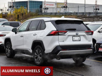Leather Seats, Sunroof, Cooled Seats, Wireless Charging, Heated Steering Wheel! Buy with Confidence... (image 3)