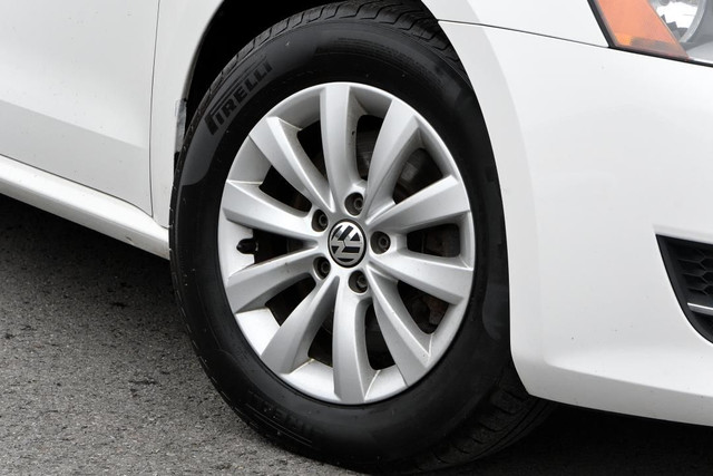 2014 Volkswagen Passat Trendline berline 4 portes BM de 2,5 L *D in Cars & Trucks in Saint-Jean-sur-Richelieu - Image 2