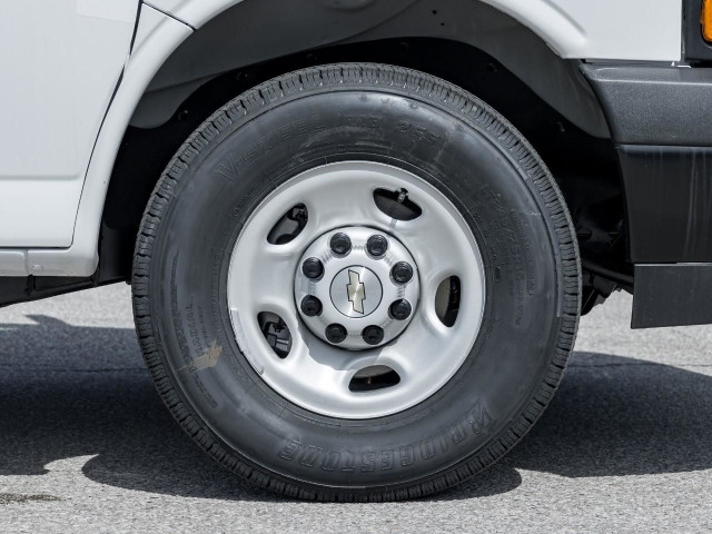 2025 Chevrolet Express 2500 Work Van in Cars & Trucks in Mississauga / Peel Region - Image 4