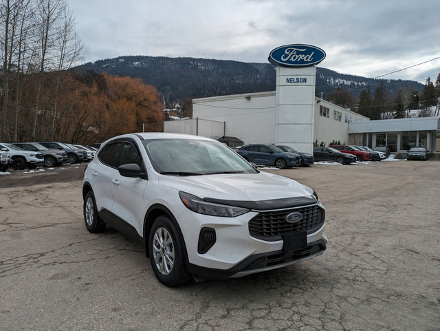  2024 Ford Escape Active 3.49% and $1000 Escape Loyalty Availabl in Cars & Trucks in Nelson