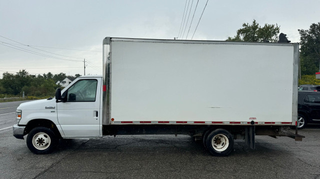 2016 FORD E-450 SUPER DUTY CUBE VAN E-450 Super Duty 176" DRW in Cars & Trucks in Markham / York Region - Image 2