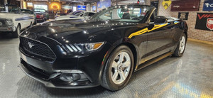 2017 Ford Mustang Convertible , 6 Vitesses Manuel , RARE