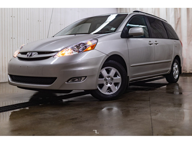 2008 Toyota Sienna LE Nav in Cars & Trucks in Grande Prairie - Image 4
