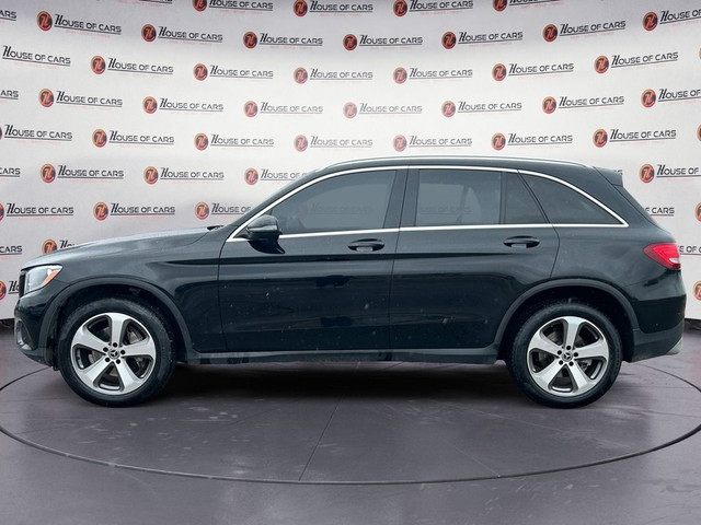 2017 Mercedes-Benz GLC 4MATIC / GLC 300 / Heated Leather Seats in Cars & Trucks in Calgary - Image 2