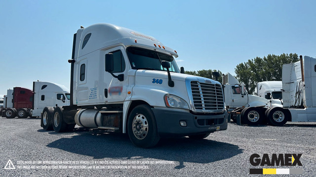 2015 FREIGHTLINER CASCADIA CAMION HIGHWAY in Heavy Trucks in Moncton - Image 4