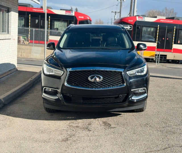2016 INFINITI QX60 AWD 4dr in Cars & Trucks in Calgary - Image 4