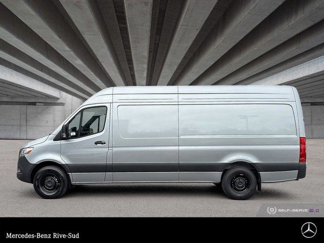 2025 Mercedes-Benz Sprinter 2500 170 Wheelbase High Roof RWD in Cars & Trucks in Longueuil / South Shore - Image 2
