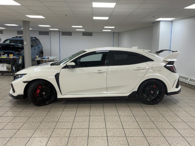 2017 Honda Civic Type R in Cars & Trucks in Calgary - Image 3