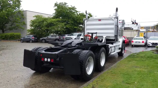 2019 Western Star 4900 SB Cummins X15 Eaton 18 Speed in Heavy Trucks in Delta/Surrey/Langley - Image 11
