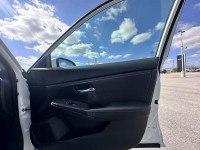 Heated Seats, Apple CarPlay, Android Auto, Blind Spot Detection, Lane Departure Warning! "Stratford... (image 9)