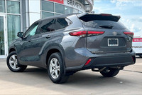 FINANCE OR LEASE PURCHASE PRICE: $38,899 + HST + Finance/Lease Fee + Licensing CASH PRICE: $40,899 +... (image 3)