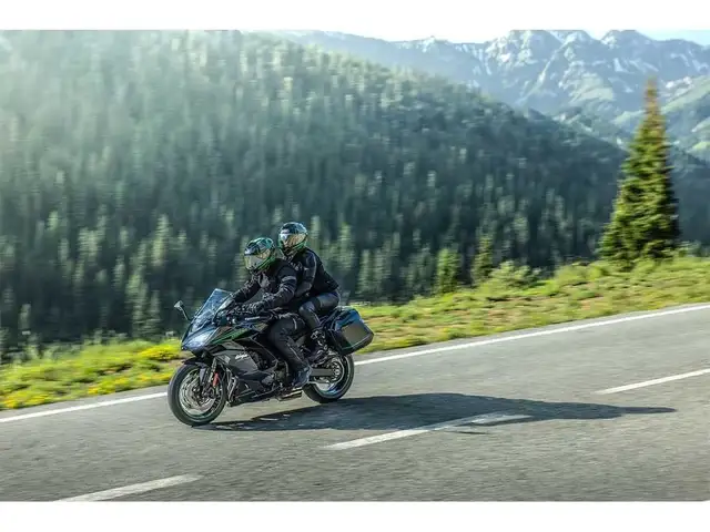 2025 Kawasaki NINJA 1100SX in Street, Cruisers & Choppers in Ottawa - Image 6
