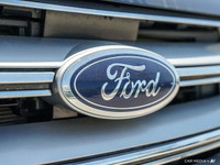 This 2018 Ford Edge SEL boasts a sleek Shadow Black exterior and a sophisticated Ebony interior. Wit... (image 8)