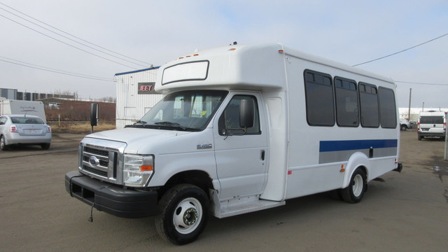 2012 Ford Econoline Commercial Cutaway 13 PASSENGER BUS in Heavy Equipment in Vancouver - Image 2