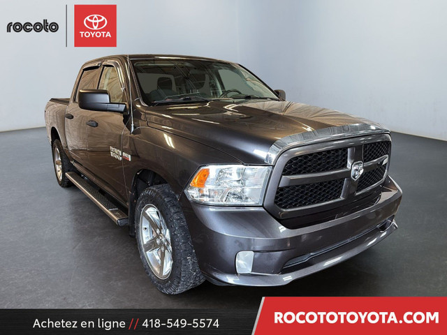 2017 Ram 1500 Express CREW-CAB 5.7L dans Autos et camions  à Saguenay - Image 3