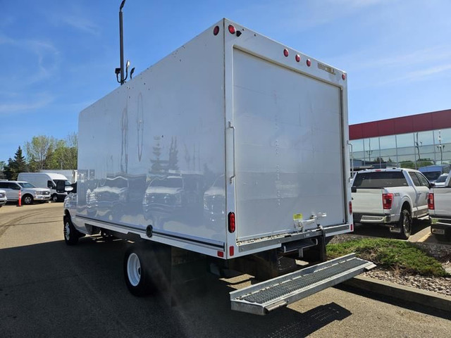 2024 Ford E-Series Cutaway E-450 DRW 158" WB, 7.3L V8 Gas, 16ft  in Cars & Trucks in St. Albert - Image 3