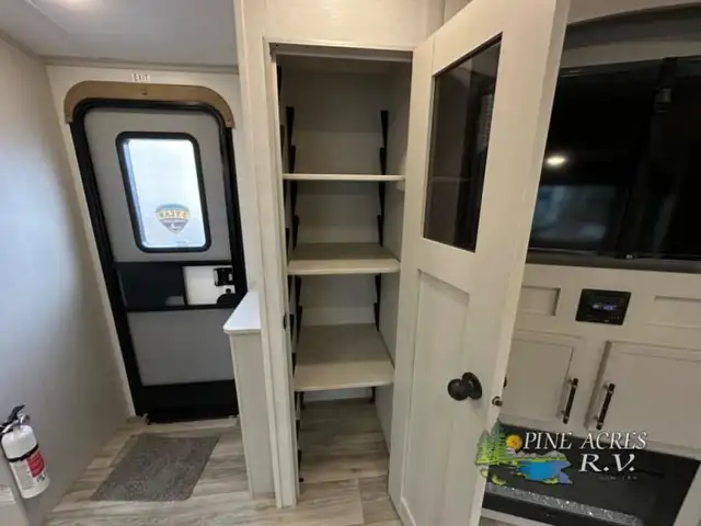 2025 Dutchmen RV Astoria 2913FK in Travel Trailers & Campers in Truro - Image 29