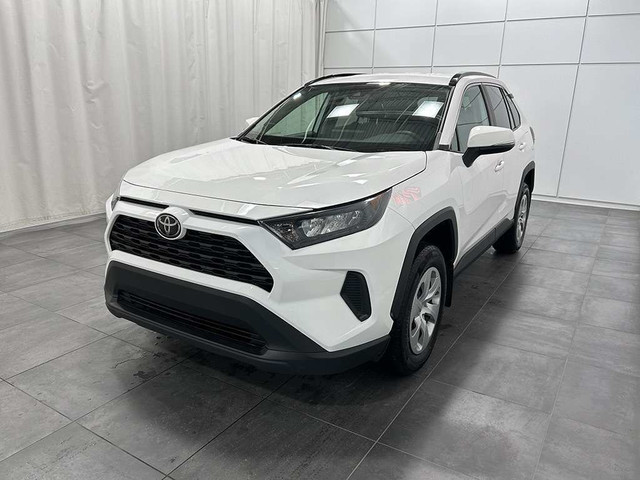  2021 Toyota RAV4 LE AWD - SIEGES CHAUFFANTS - BLUETOOTH in Cars & Trucks in Québec City - Image 3