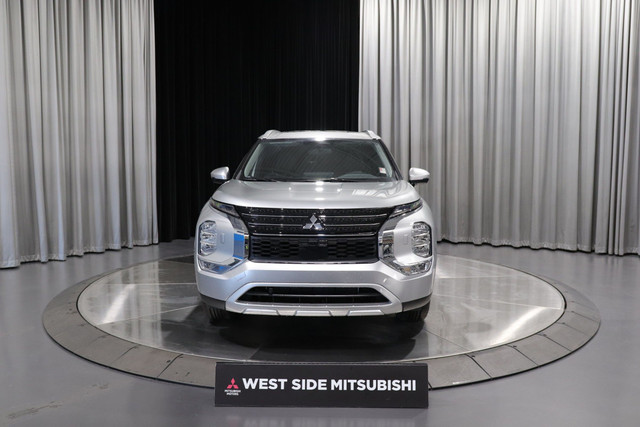 2025 Mitsubishi Outlander PHEV LE in Cars & Trucks in Edmonton - Image 2