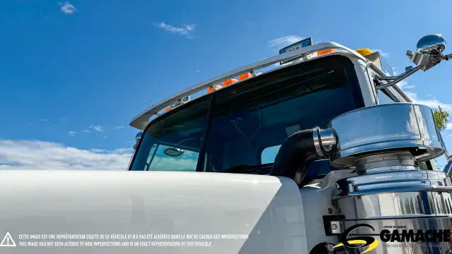2010 WESTERN STAR 4900FA DAY CAB LONG CHASSIS in Heavy Trucks in Chilliwack - Image 16