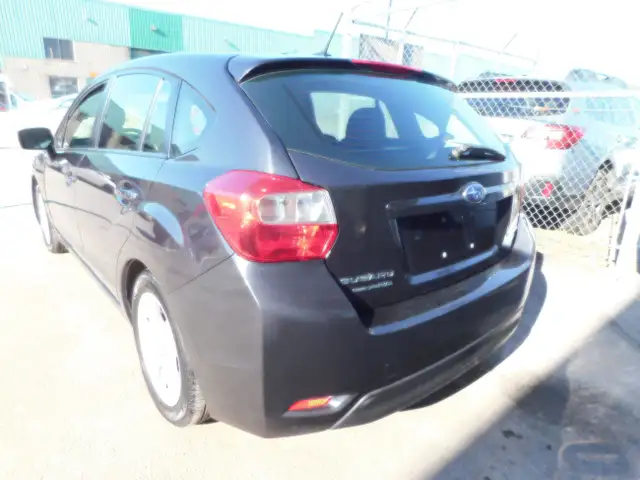 Subaru Impreza Premium 2016 in Cars & Trucks in City of Montréal - Image 10