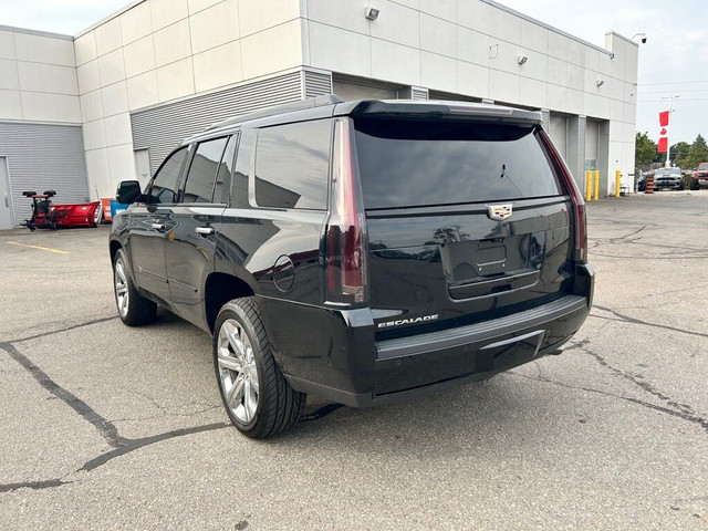 2018 Cadillac Escalade Luxury | 6.2L V8 | NAVI | BOSE AUDIO | SU in Cars & Trucks in Oakville / Halton Region - Image 3