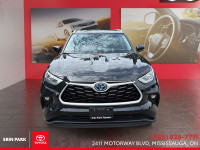 XLE AWD Engine: 4 Cylinder Engine 2.5L L/100Km City: 6.7 L/100Km Hwy: 6.8 Safety Equipment Electroni... (image 1)