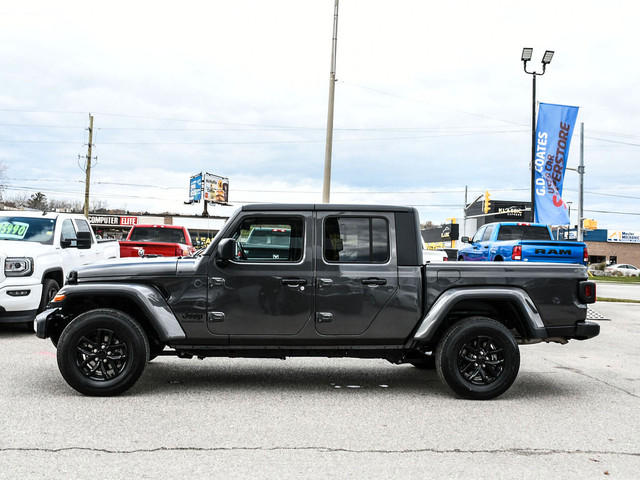  2023 Jeep Gladiator Sport S Crew Cab 4x4 ~NAV ~Bluetooth ~Alloy in Cars & Trucks in Barrie - Image 4