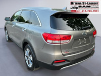 WE CAN GET YOU APPROVED ON THIS 2017 KIA SORENTO EX V6 AWD TODAY FEATURED OPTIONS -Rear park sense -... (image 3)
