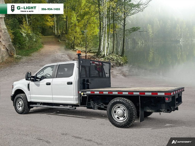  2021 Ford F-350 XLT 4WD Crew Cab 8' Box FLAT BED!!! in Cars & Trucks in Saskatoon - Image 4