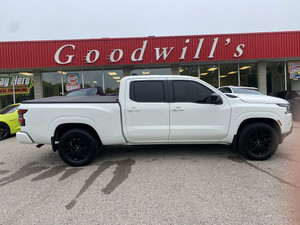 2023 Nissan Frontier SV, CLEAN CARFAX, ONE OWNER, FACTORY WARRANTY!