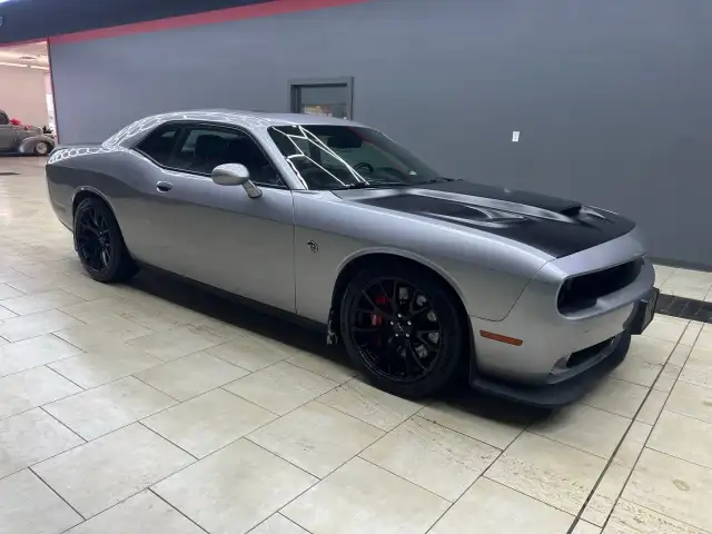 2016 Dodge Challenger in Cars & Trucks in Edmonton - Image 6