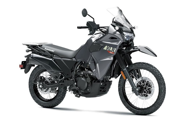 2023 KAWASAKI KLR650 S Non-ABS in Sport Touring in Québec City - Image 2