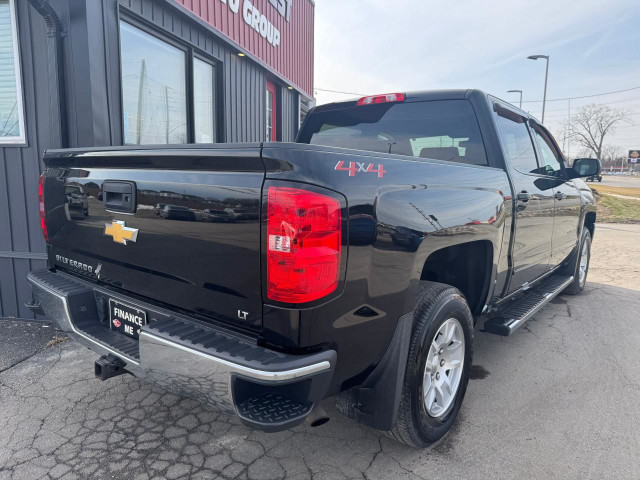 2018 Chevrolet Silverado 1500 4WD CREW CAB 143.5" LT W/1LT in Cars & Trucks in London - Image 3